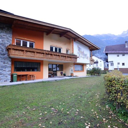 Cozy Apartment In Oetz Close To Ski Area Kültér fotó